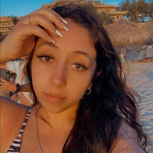 Meet your Posher, Briana